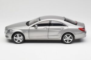 Mercedes CLS C218 Designo Alubeam Titanium Norev 1:18 B66961298 Metalli — kuva 4 / 8