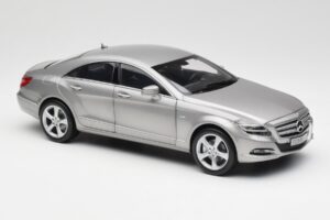 Mercedes CLS C218 Designo Alubeam Titanium Norev 1:18 B66961298 Metalli — kuva 6 / 8