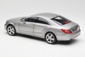 Mercedes CLS C218 Designo Alubeam Titanium Norev 1:18 B66961298 Metalli — kuva 7 / 8