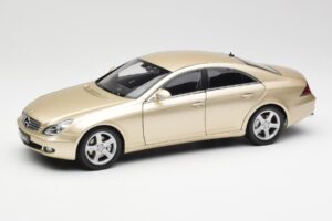 Mercedes CLS C219 Vaalea Beige Kulta Kyosho 1:18 08401LBE Metalli