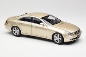 Mercedes CLS C219 Vaalea Beige Kulta Kyosho 1:18 08401LBE Metalli — kuva 6 / 8
