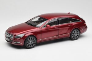 Mercedes CLS Shooting Brake X218 Thulite Punainen Norev 1:18 B66960116 Metalli