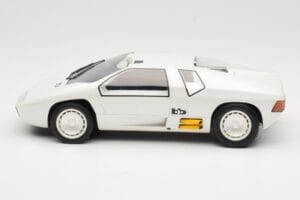 Mercedes CW311 White Metallic BoS Models 1:18 BOS198 Hartsi — kuva 3 / 6