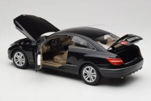 Mercedes E-Class Coupe C207 Obsidian Black Metallic Norev 1:18 B66962418 Metalli — kuva 5 / 8