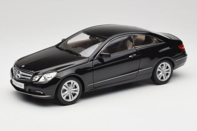 Mercedes E-Class Coupe C207 Obsidian Black Metallic Norev 1:18 B66962418 Metalli