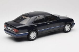 Mercedes E-Class W210 E320 Musta Sun Star 1:18 1151 Metalli — kuva 3 / 8