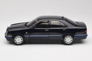 Mercedes E-Class W210 E320 Musta Sun Star 1:18 1151 Metalli — kuva 4 / 8