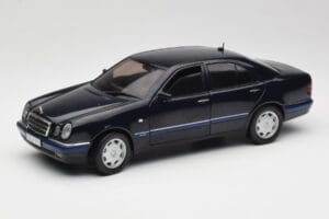 Mercedes E-Class W210 E320 Musta Sun Star 1:18 1151 Metalli