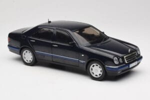 Mercedes E-Class W210 E320 Musta Sun Star 1:18 1151 Metalli — kuva 6 / 8
