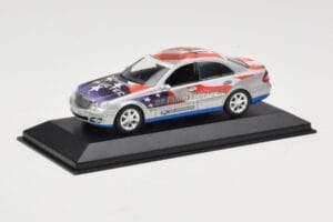 Mercedes E-Class W211 #11 Bluetec Paris-Beijing 2006 Minichamps 1:43 B66962267-R Metalli — kuva 2 / 4