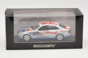 Mercedes E-Class W211 #11 Bluetec Paris-Beijing 2006 Minichamps 1:43 B66962267-R Metalli — kuva 4 / 4