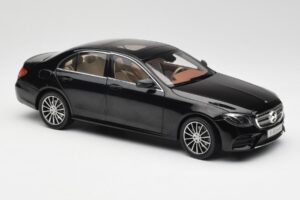 Mercedes E-Class W213 Obsidian Musta iScale 1:18 B66960380 Metalli — kuva 6 / 8