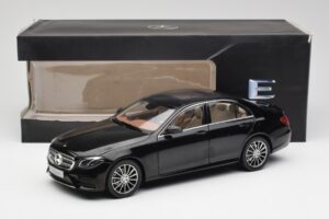 Mercedes E-Class W213 Obsidian Musta iScale 1:18 B66960380 Metalli — kuva 8 / 8