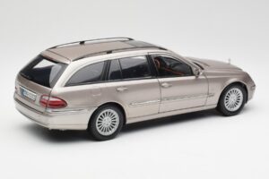Mercedes E320 CDI W210 Farmari Cubanite Hopea Kyosho 1:18 B66962188 Metalli — kuva 3 / 8
