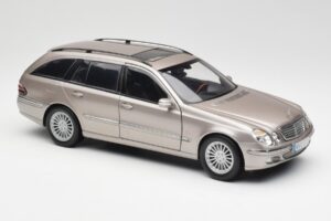 Mercedes E320 CDI W210 Farmari Cubanite Hopea Kyosho 1:18 B66962188 Metalli — kuva 6 / 8