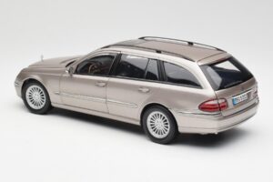 Mercedes E320 CDI W210 Farmari Cubanite Hopea Kyosho 1:18 B66962188 Metalli — kuva 7 / 8
