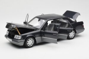Mercedes E320 W124 Nautik Sininen Metallic Dealer Edition AUTOart 1:18 B66040508 Metalli — kuva 2 / 8