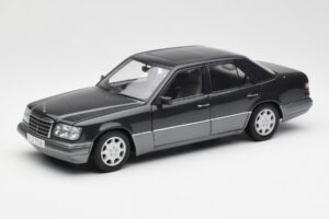 Mercedes E320 W124 Nautik Sininen Metallic Dealer Edition AUTOart 1:18 B66040508 Metalli