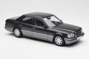 Mercedes E320 W124 Nautik Sininen Metallic Dealer Edition AUTOart 1:18 B66040508 Metalli — kuva 6 / 8