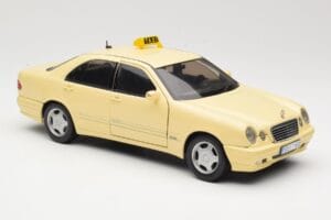 Mercedes E320 W210 Taxi Sun Star 1:18 1160 Metalli — kuva 6 / 8