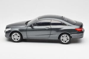 Mercedes E500 C207 Coupe Tenoric Harmaa Norev 1:18 183540 Metalli — kuva 4 / 8