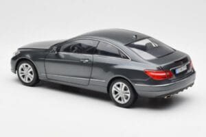 Mercedes E500 C207 Coupe Tenoric Harmaa Norev 1:18 183540 Metalli — kuva 7 / 8