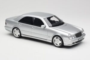 Mercedes E55 AMG W210 Brilliant Silver Otto 1:18 OT459 Hartsi — kuva 4 / 6