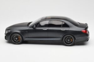 Mercedes AMG E63 S W213 Edition 1 Night Musta GT Spirit 1:18 B66963111 Hartsi — kuva 3 / 6