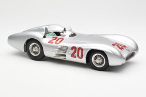 Mercedes W196 Streamliner #20 K. Kling French GP 1954 CMC 1:18 M-128B Metalli — kuva 4 / 6