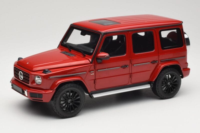 Mercedes G 500 W463 Punainen Minichamps 1:18 110037101 Metalli