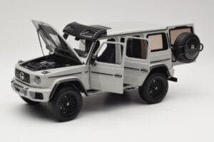 Mercedes G 63 AMG 4x4 Squared Arabian Grey Almost Real 1:18 820829 Metalli — kuva 2 / 8
