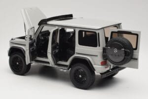 Mercedes G 63 AMG 4x4 Squared Arabian Grey Almost Real 1:18 820829 Metalli — kuva 5 / 8