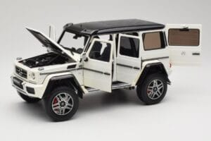 Mercedes G 63 AMG 4x4 Squared Polar White Almost Real 1:18 820203 Metalli — kuva 2 / 8