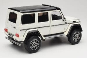 Mercedes G 63 AMG 4x4 Squared Polar White Almost Real 1:18 820203 Metalli — kuva 3 / 8