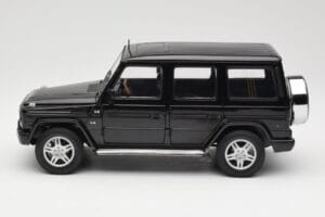 Mercedes G-Class G 500 W463 Smaragd Black Metallic AUTOart 1:18 76101 Metalli — kuva 4 / 8