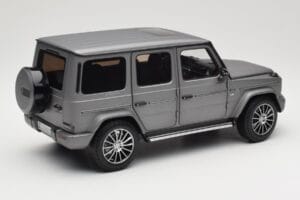 Mercedes G-Class G500 W463A Designo Platinum Magno Minichamps 1:18 B66960811 Metalli — kuva 3 / 8