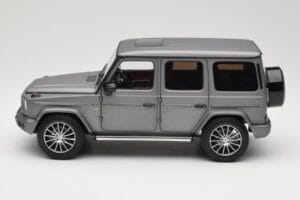 Mercedes G-Class G500 W463A Designo Platinum Magno Minichamps 1:18 B66960811 Metalli — kuva 4 / 8