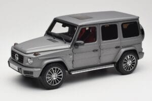 Mercedes G-Class G500 W463A Designo Platinum Magno Minichamps 1:18 B66960811 Metalli