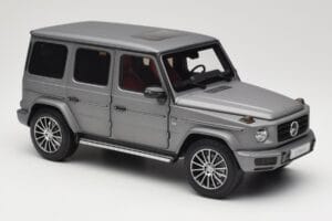 Mercedes G-Class G500 W463A Designo Platinum Magno Minichamps 1:18 B66960811 Metalli — kuva 6 / 8