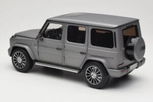 Mercedes G-Class G500 W463A Designo Platinum Magno Minichamps 1:18 B66960811 Metalli — kuva 7 / 8