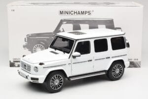 Mercedes G-Class G 500 W463A Diamond White Metallic Minichamps 1:18 113037111 Metalli — kuva 8 / 8