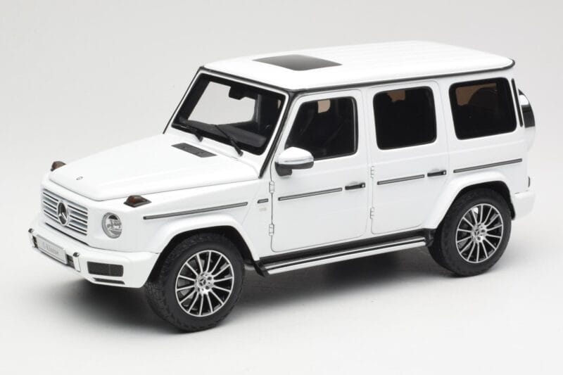 Mercedes G-Class G 500 W463A Diamond White Metallic Minichamps 1:18 113037111 Metalli
