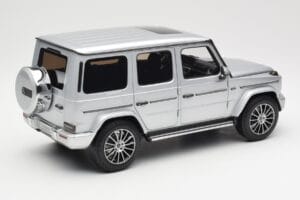 Mercedes G-Class G 500 W463A Iridium Silver Metallic Minichamps 1:18 113037112 Metalli — kuva 3 / 8
