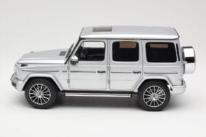 Mercedes G-Class G 500 W463A Iridium Silver Metallic Minichamps 1:18 113037112 Metalli — kuva 4 / 8