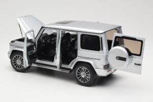 Mercedes G-Class G 500 W463A Iridium Silver Metallic Minichamps 1:18 113037112 Metalli — kuva 5 / 8