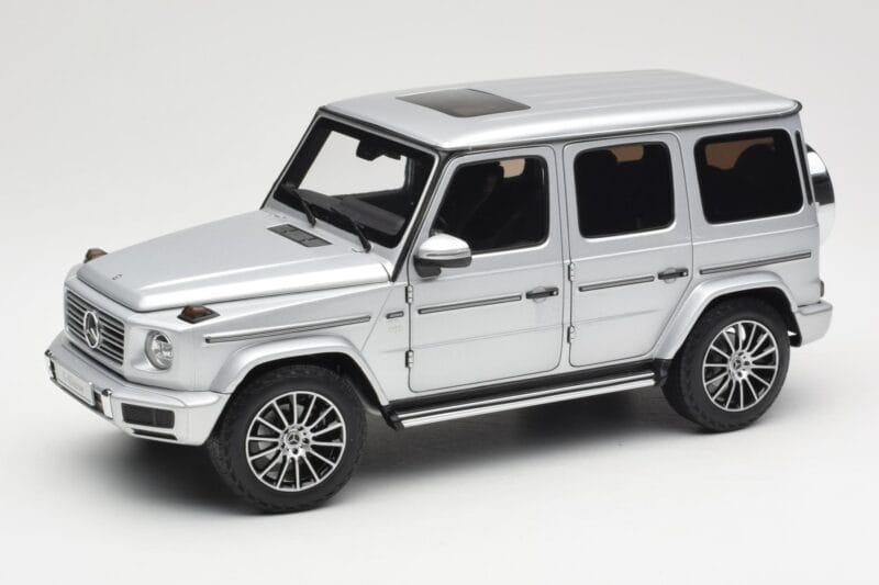 Mercedes G-Class G 500 W463A Iridium Silver Metallic Minichamps 1:18 113037112 Metalli