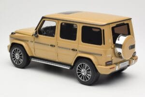 Mercedes G-Class G 500 W463A Solarbeam Yellow Metallic Minichamps 1:18 113037108 Metalli — kuva 7 / 8