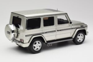Mercedes G-Class G55 AMG W463 Iridium Hopea Otto 1:18 OT1126 Hartsi — kuva 2 / 6