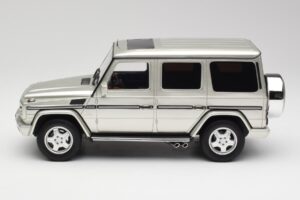 Mercedes G-Class G55 AMG W463 Iridium Hopea Otto 1:18 OT1126 Hartsi — kuva 3 / 6