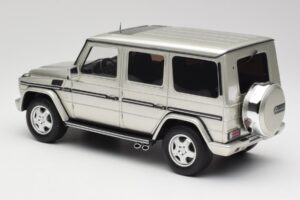 Mercedes G-Class G55 AMG W463 Iridium Hopea Otto 1:18 OT1126 Hartsi — kuva 5 / 6